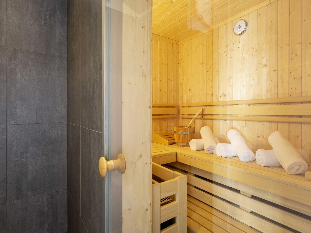 Reetland Am Meer - Luxus Reetdachvilla Mit 3 Schlafzimmern, Sauna Und Kamin F12 Dranske Esterno foto